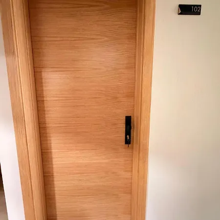 Building Apartment *